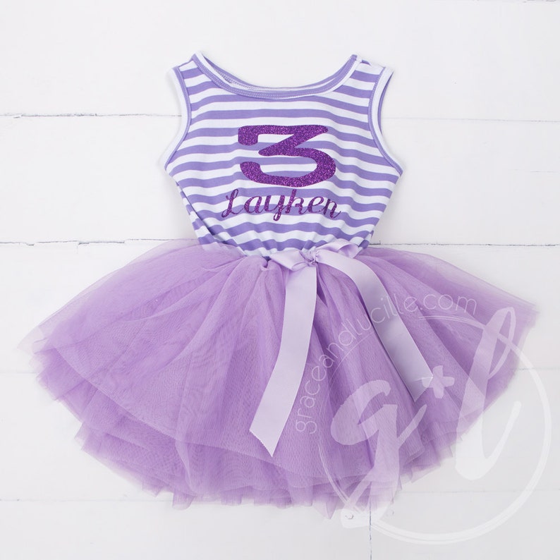 Troisième anniversaire tenue robe avec des lettres pourpre et tutu violet pour les filles ou les tout-petits Sofia le premier 3e anniversaire image 1