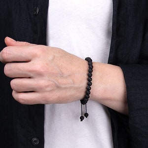 Black Lava macrame bracelet with Grounding energy. Unisex beaded adjustable bracelet gift. Aromatherapy bracelet / 6mm