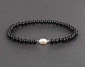 White Pearl and Onyx bracelet, Love Bracelet, Gift for Men or Women, Family Gift for Husband or Wife, Boyfriend Girlfriend Gift / 4mm