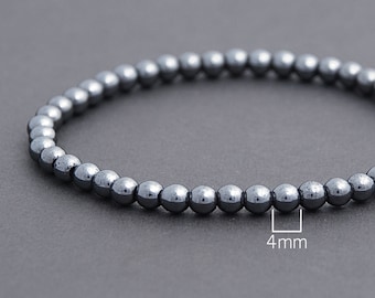 Winziges Hämatit Armband. Elastisches minimalistisches Armband mit silbernen Perlen. Beruhigung, Schutz, Verbesserung der Beziehungen Schmuck. Reisegeschenk/4mm