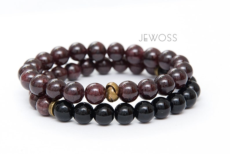 Healing stone bracelet gift for women Gift for her or him 8mm Onyx and Garnet bracelet Love and Protection jewerly Leo birthstone
