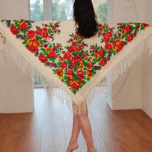 Сlothing gift Vintage Beautiful wool shawl White ivory with rich flower pattern warm scarf shawl tablecloth shawl Ukrainian shawl boho