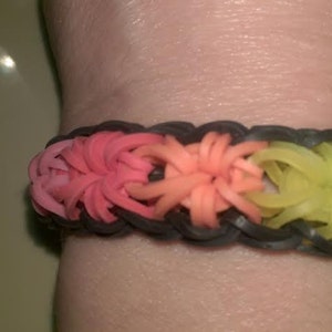 Rainbow Loom Wrap Around Starburst Bracelet