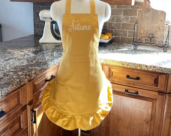 Handmade Personalized apron, Yellow embroidered apron, feminine apron, Women’s personalized apron, restaurant apron beauticians,