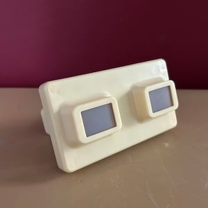 1960s French Vintage  design Reel Viewer. Viewfinder View-Master type. Retro 3D slide viewer. Made in France.