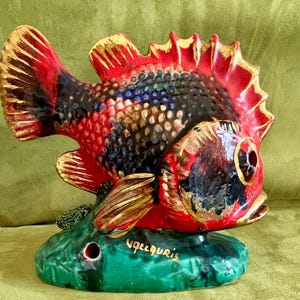 Lampa Vallauris Fish Lamp French Mid Century Kolorowa szkliwiona porcelana Światło Nadmorski wystrój łazienki Marine Vintage Ceramiczna lampa stołowa