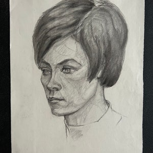 Disegno a matita su carta, francese, anni '60. Ritratto di donna parigina.