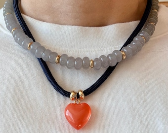 Paracord necklace with glass heart and gold beads