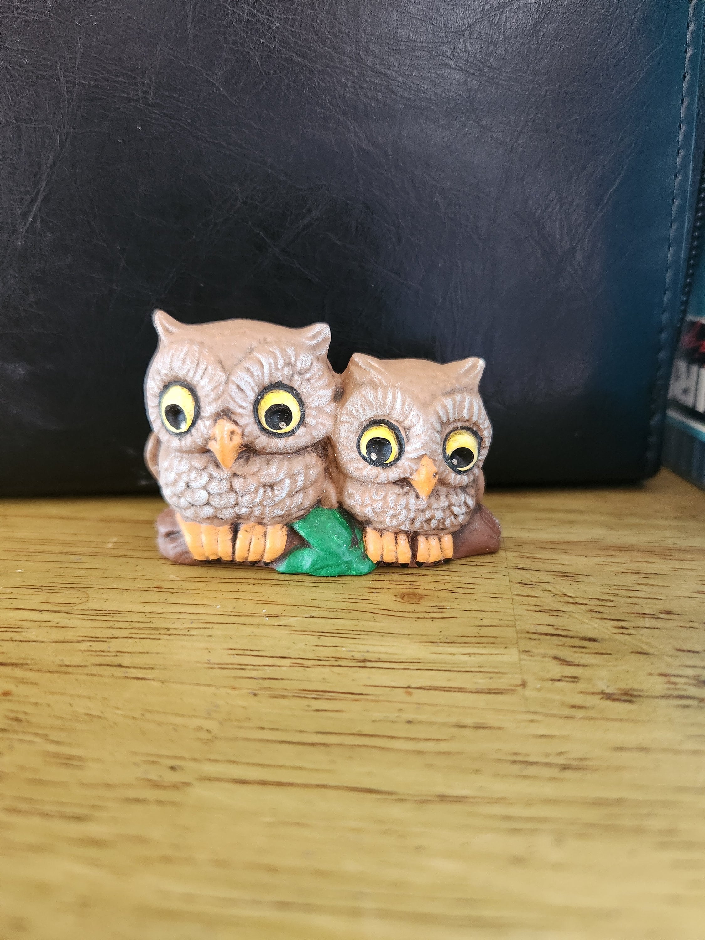 Ceramic Small 2 Owls on Log (#1369)