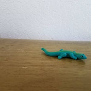 Ceramic Tiny Lizard (#918) ( Deep Turquoise and green)