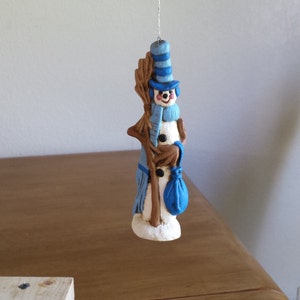 Ceramic Oak Knob Snowman with Broom - Blue (#396C)