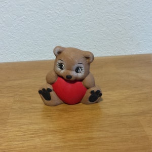 Ceramic Small Heart Belly Bear - Head tilted to the right (#391B)