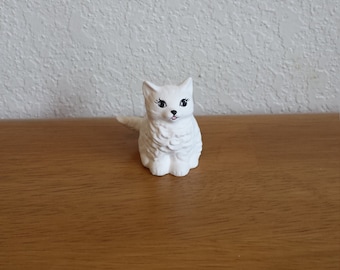Ceramic Fuzzy White Cat with tail to the left(#113)