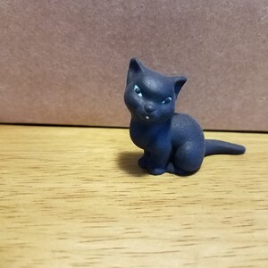 Keramik Katze mit Schwanz Straight out (#1324)
