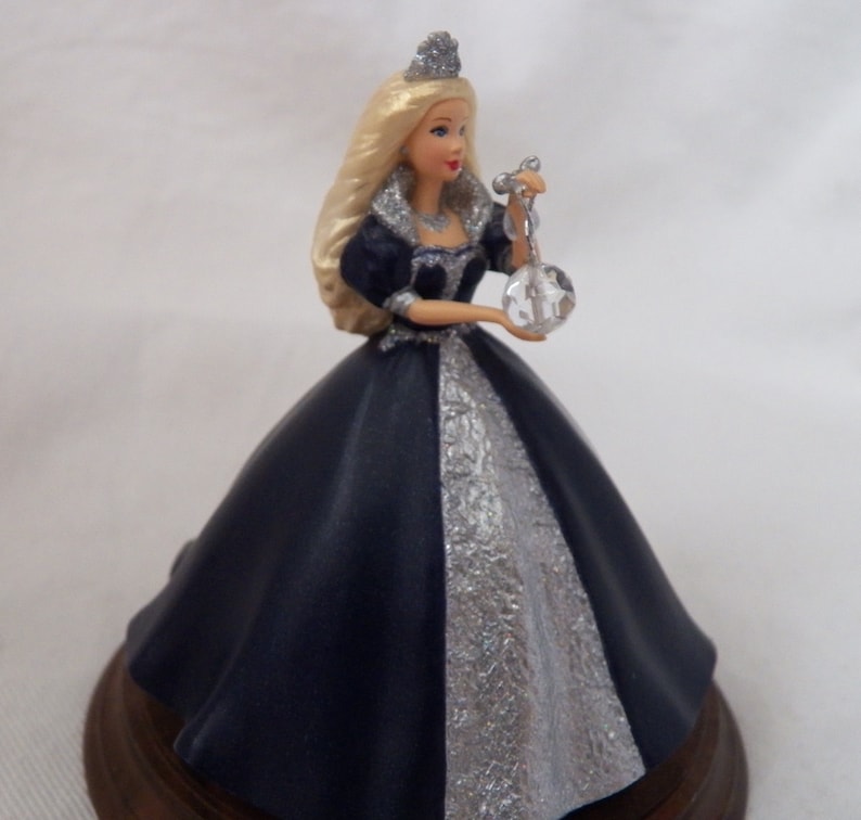 QXI4019 Vintage 1999 Hallmark Barbie The Millennium Princess Ornament