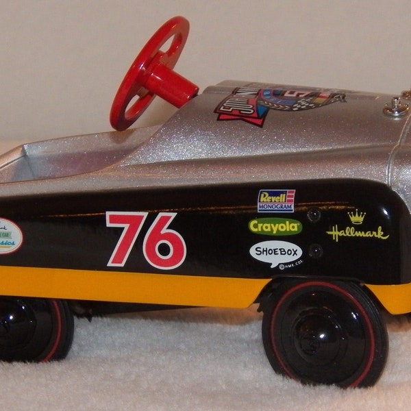 Vintage 1998 Hallmark Kiddie Car Classics - NASCAR 50th Anniversary - QHG7110