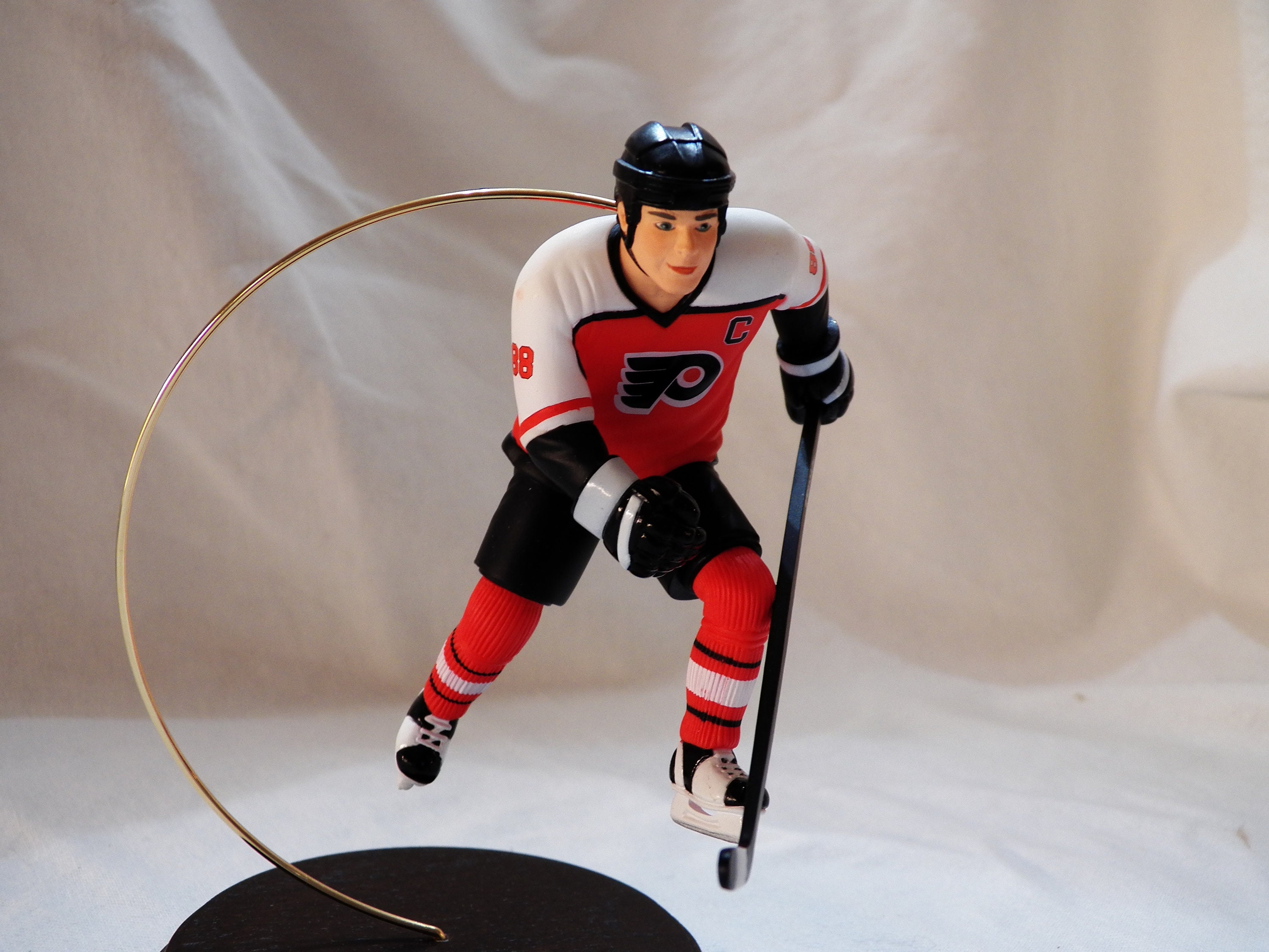 1996 John LeClair Philadelphia Flyers NHL Starting Lineup Toy Figure