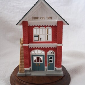 Vintage 1991 Hallmark Casas y tiendas nostálgicas #8 - Estación de bomberos - QX4139