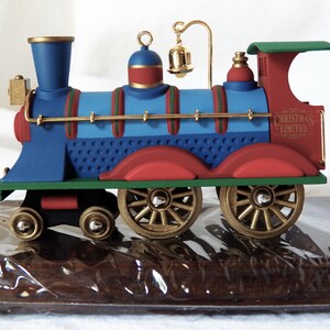 Vintage 1990 Hallmark Collector&#39;s Club &quot;Christmas Limited&quot; ornament - QXC4766