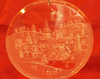 Vintage 1977 Hallmark Peace on Earth acrylic ornament - QX3115