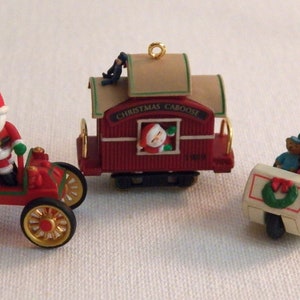 Vintage 2003 Hallmark "Here Comes Santa" miniaturowy zestaw 3 ozdób - QXM4929