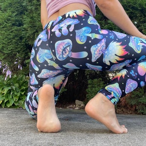 Magic Mushroom Leggings-Psychedelic Leggings, Trippy Mushroom Leggings- fairy core clothing