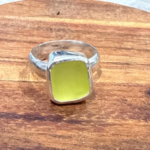 Sterling silver and antique uranium glass ring
