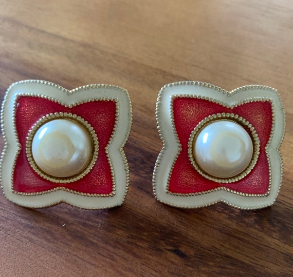 Vintage Schiaparelli Clip Earrings