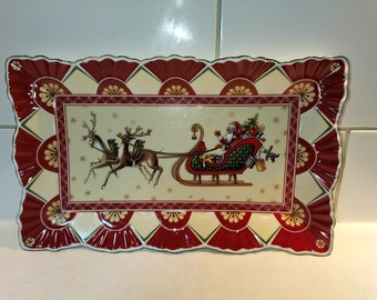 Gorgeous rectangle Villeroy & Boch Christmas themed serving platter.