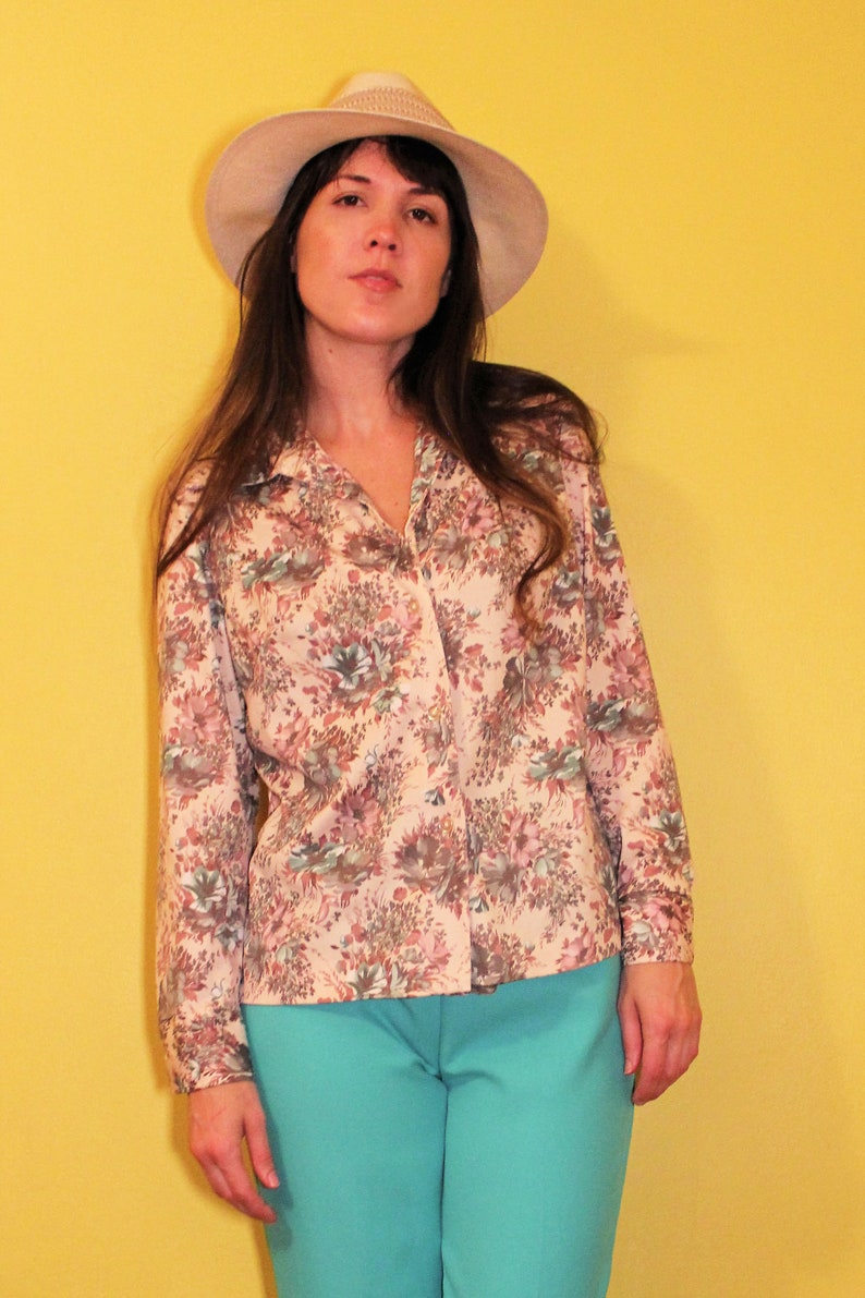 The Floral Fields Blouse Union Made 1970s Vintage Beige Pink Blue Flower Print Retro Hippie Bohemian Long Sleeve Button Up Collared Shirt