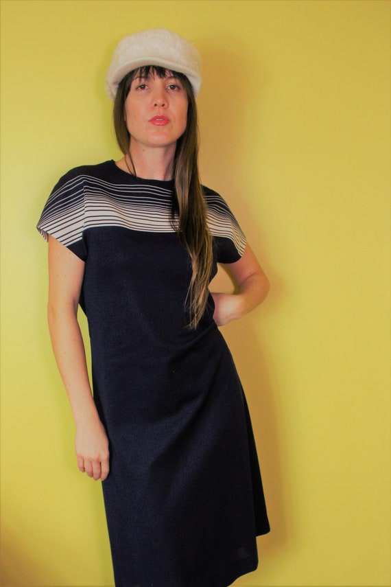 The Oh Donna Dress: 1960s Vintage Women's Navy Bl… - image 3