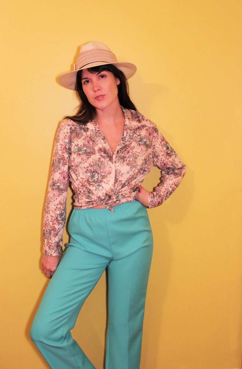 The Floral Fields Blouse Union Made 1970s Vintage Beige Pink Blue Flower Print Retro Hippie Bohemian Long Sleeve Button Up Collared Shirt