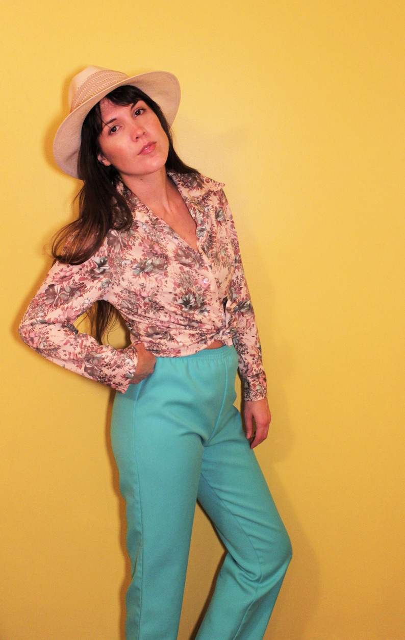 The Floral Fields Blouse Union Made 1970s Vintage Beige Pink Blue Flower Print Retro Hippie Bohemian Long Sleeve Button Up Collared Shirt