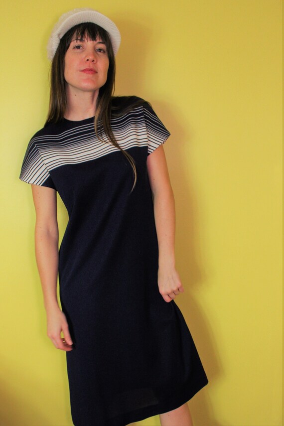 The Oh Donna Dress: 1960s Vintage Women's Navy Bl… - image 8