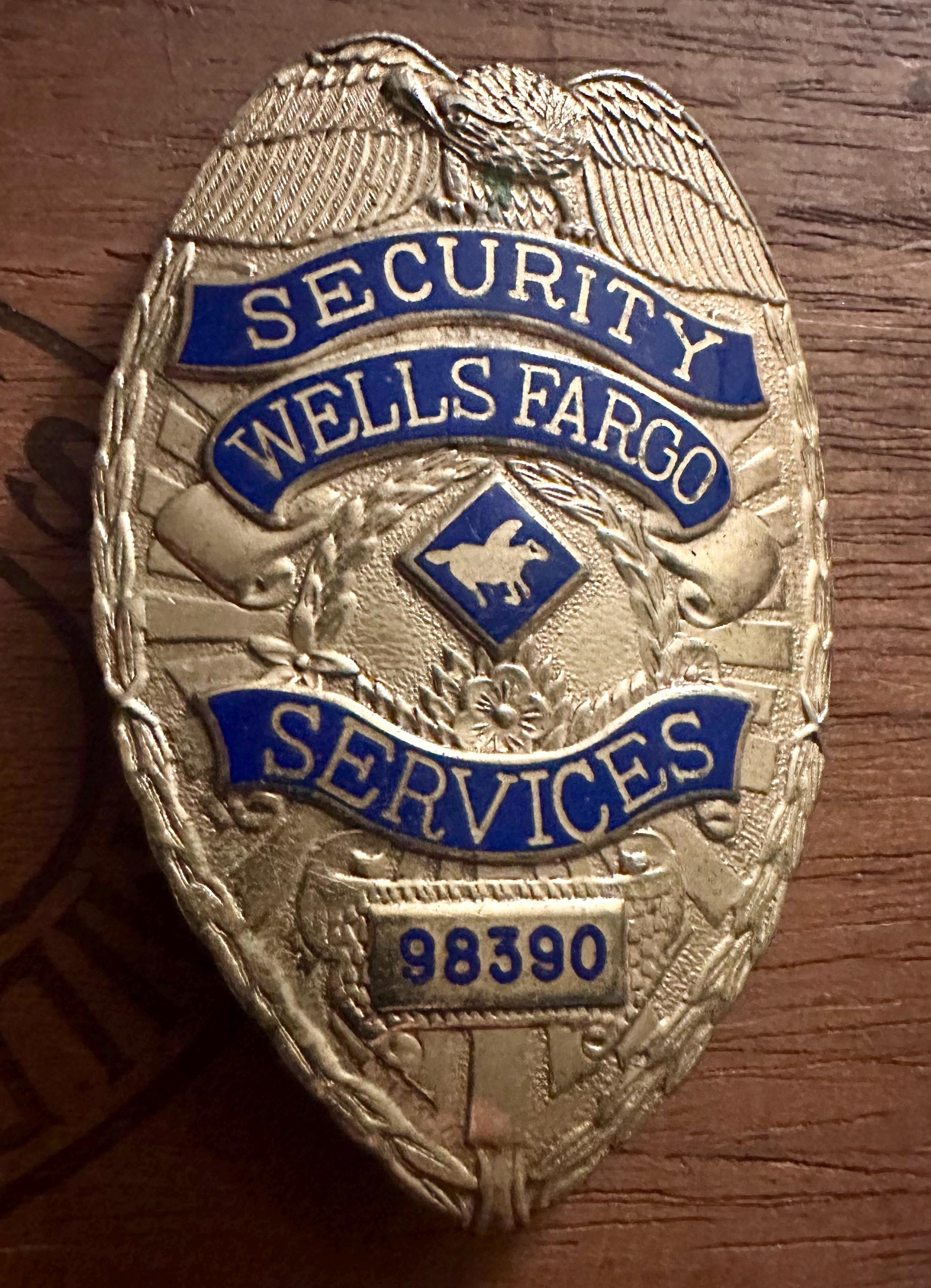 Wells fargo badge - Etsy 日本