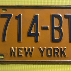 Vintage US 1944 New York Metal NY Gold/Black License Plate wwii 5714-BTZ Yellow