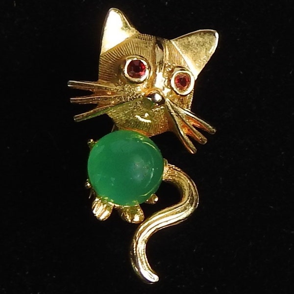 Vintage Gold Tone Petite Kitty Cat with Jade Green Cabochon Belly Scatter Pin/ Brooch