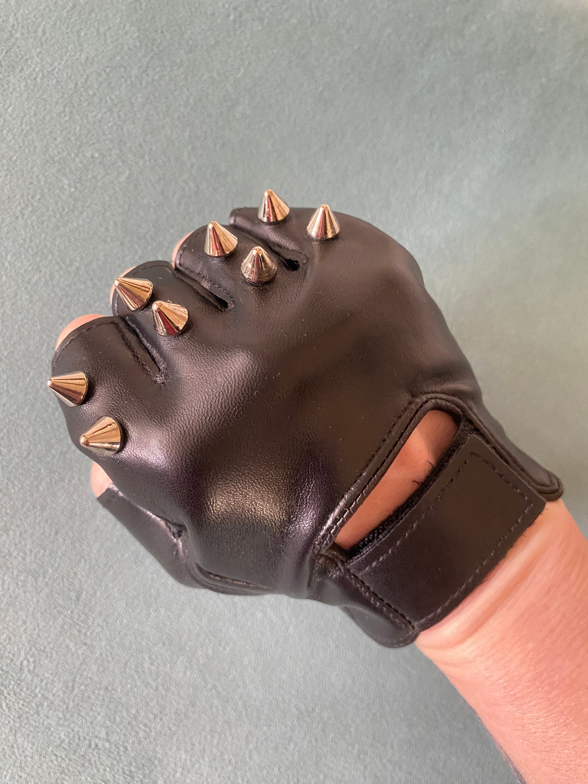 KINBOM 1 Pair Half Finger Leather Gloves, Stylish Fingerless Leather Gloves  with Rhinestone Biker Punk Gloves for Halloween Women Girls Cosplay