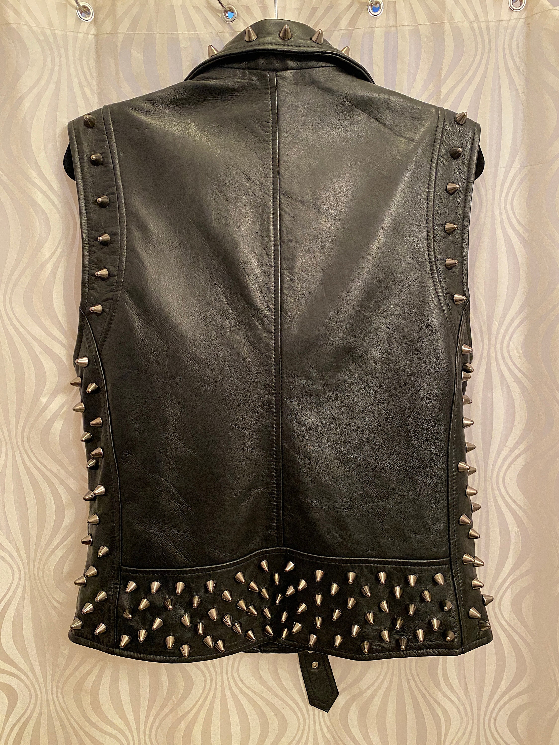 L Mens Lambskin Leather Studded Spiked Vest, L/ 38