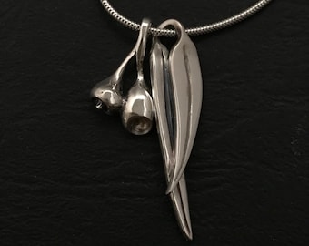 Gumnut and gum leaf pendant - solid sterling silver 18 inch chain, Australian gift, Aussie souvenir
