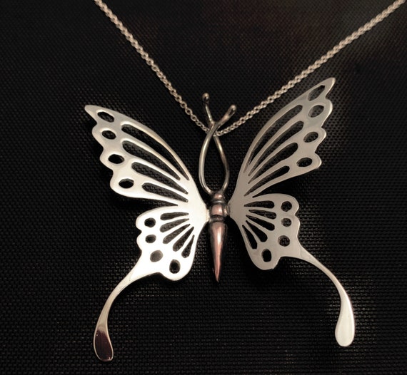 Large butterfly necklace deals
