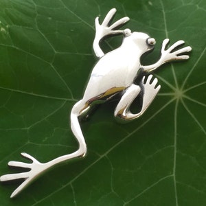 Frog Brooch -Large realistic 3D sterling silver