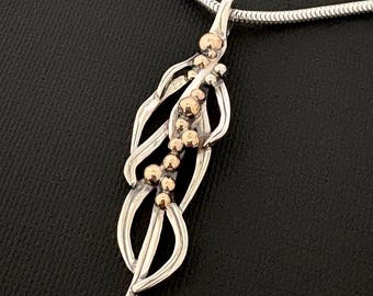 Collar Wattle - Oro de 9 quilates y plata de ley - Pieza única Tamaño mediano 43 mm