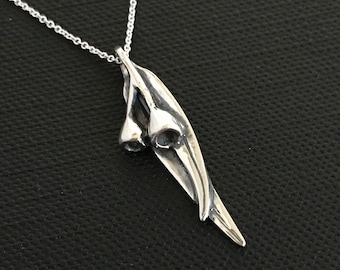 Colgante pequeño de nuez de goma y hoja de goma - plata de ley maciza