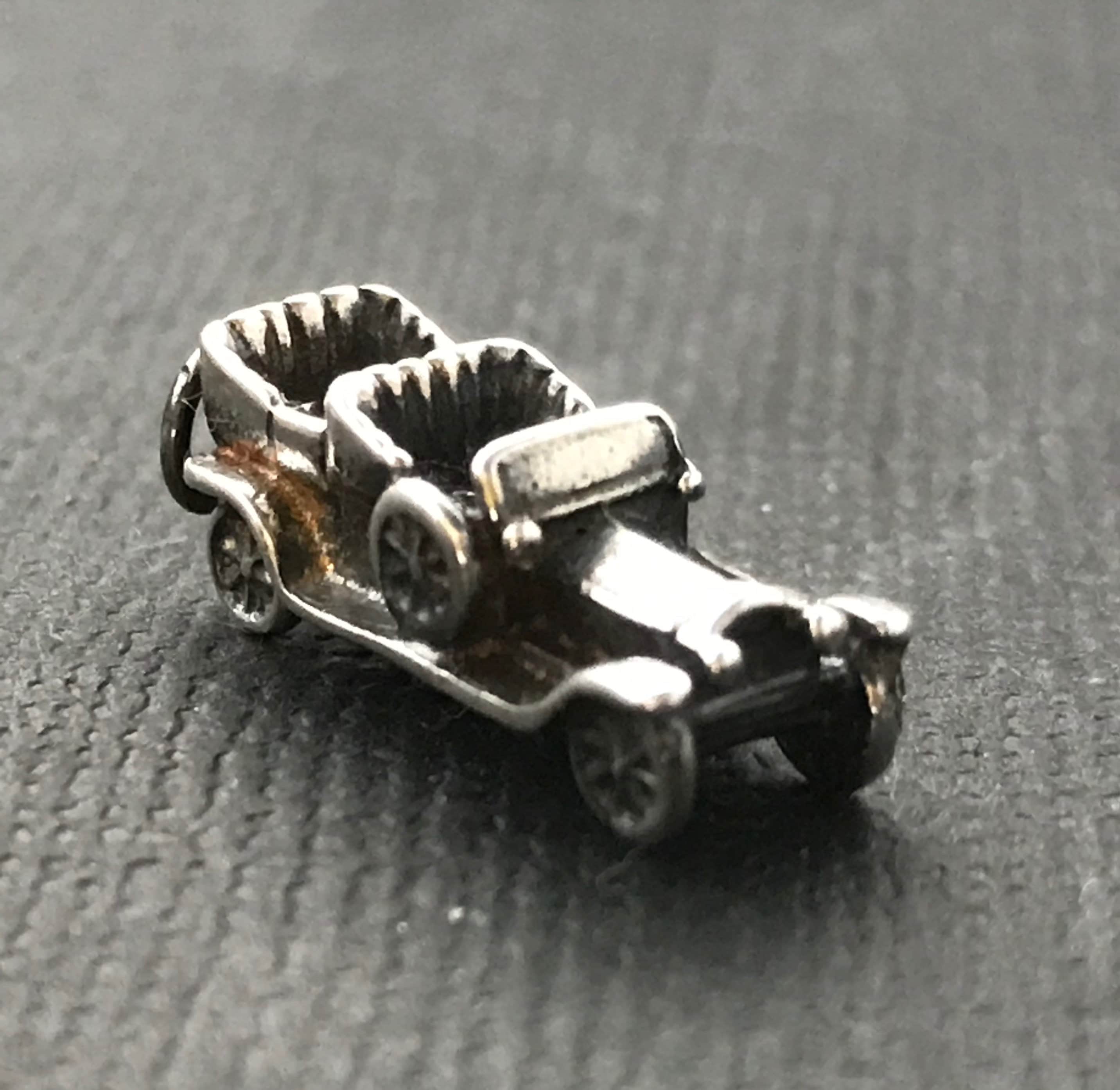 Rolls royce outlet gold pendant