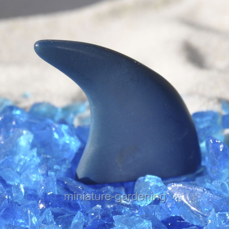 Miniature Fairy Garden Grey Fin Pick
