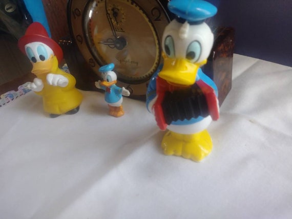 small plastic penguin toys