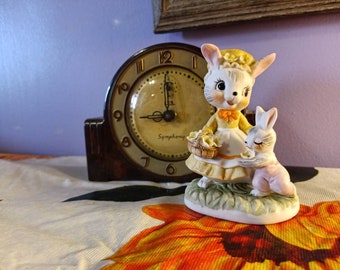 Free Shipping USA Vintage Bunny Rabbit with Baby Bunny, Bunny in Orange Dress with Basket of Flowers and Baby Bunny in Pink, C-8821