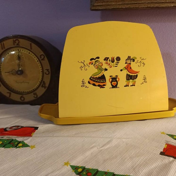 Free Shipping USA Vintage 60s Napkin Holder Plastic W/ Folk Art/ PA Dutch Colorful Scene, Display MCM Mid-century Napkin Holder