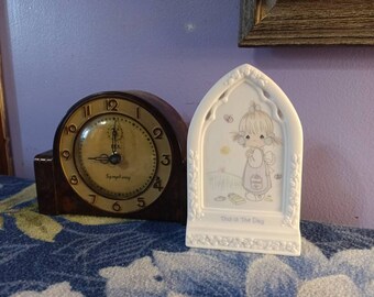 Free Shipping USA Precious Moments Inspirational Plaque 1999 "This is the Day" Girl with Sunshine " Filled with Sunshine and Love." Sunshine